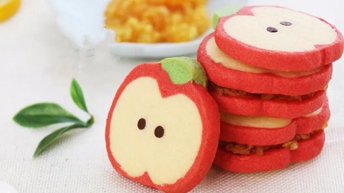 Apple Cookies - Cut the frozen dough into 3cm thick biscuit slices