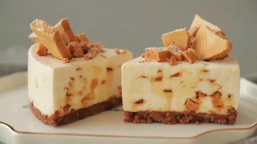 Caramel Cheesecake - the cake is divided into 6 portions - Cheersonic